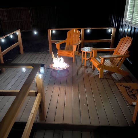 Gather around the fire pit for next-level stargazing