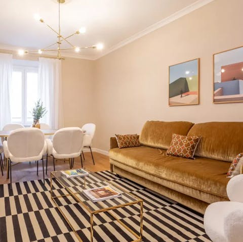 Relax in the living room with a glass of chilled Prosecco