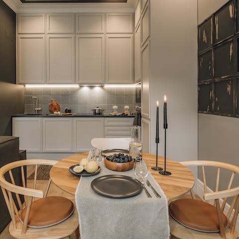 Enjoy some grilled sardines at the dining table