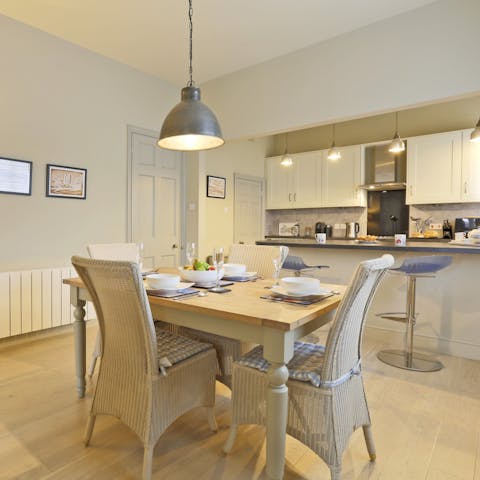 Dine in style in the smart, eat-in kitchen
