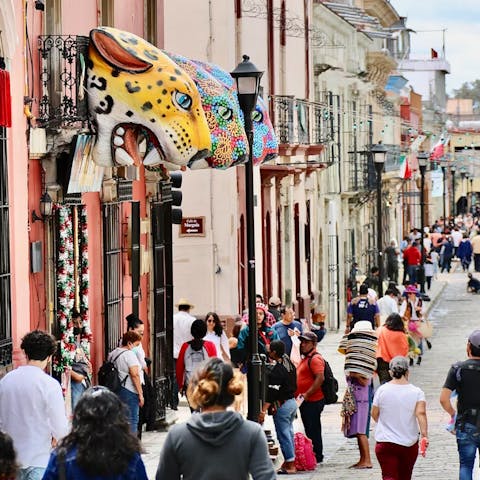 Stroll into Oaxaca’s historic centre in just 15 minutes