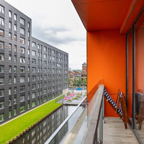 Enjoy your morning coffee on the balcony with peaceful canal views