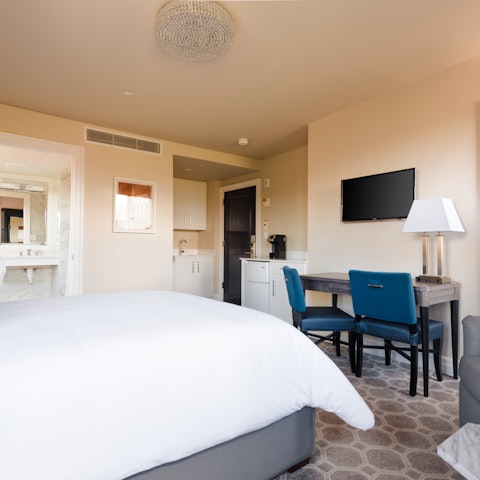 Stay in an unfussy suite, ideal for those staying in Beantown for business or pleasure