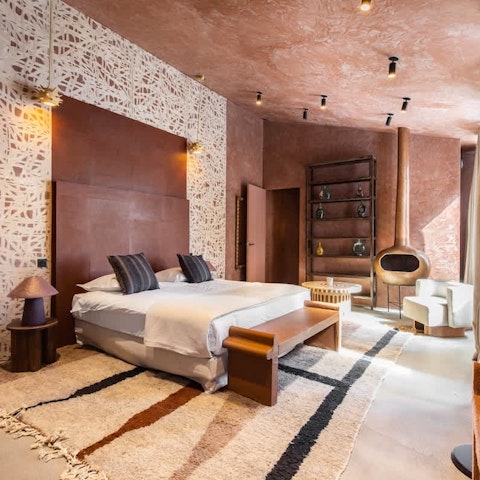 Wake up in style in the super-king sized primary suite