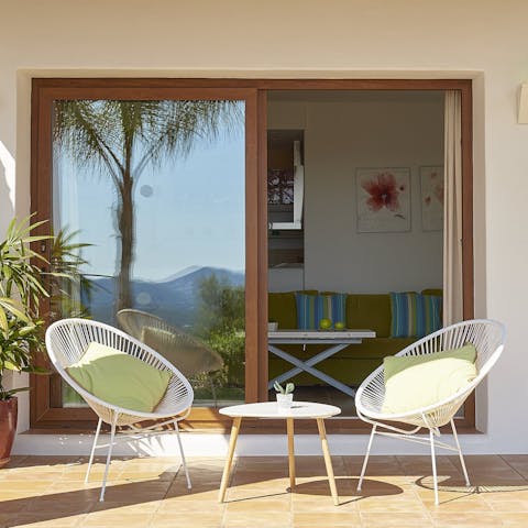 Wake up to sunny breakfasts on the terrace