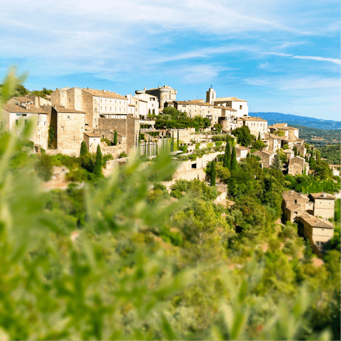 Explore the area, including the small town of Le Beausset on your doorstep