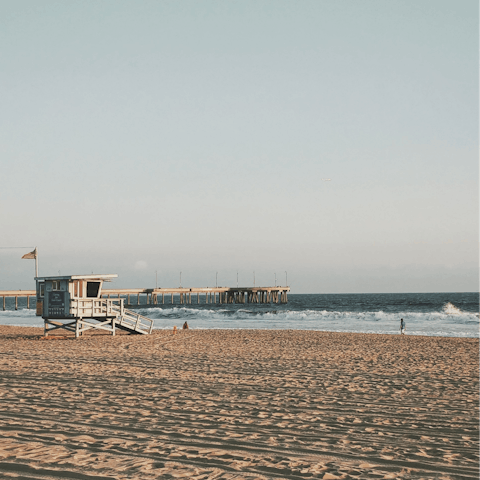 Plunge into the Pacific and soak up the sun on Venice's golden sands – a ten-minute walk away
