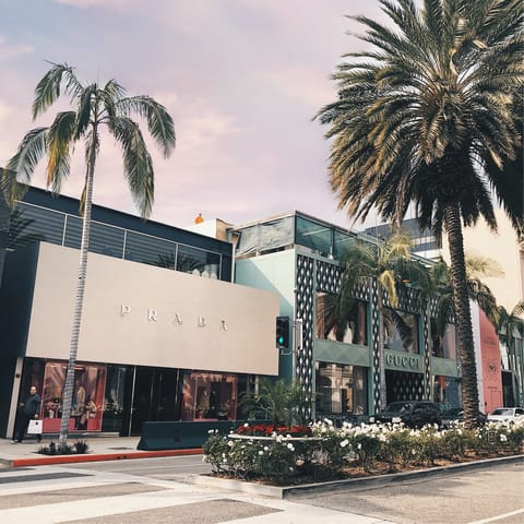 Stay a short drive up the hill from the shops and restaurants of Beverly Hills