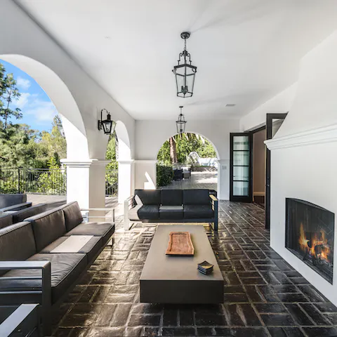 Enjoy the indoor-outdoor living set up – perfect for relaxing with cocktails