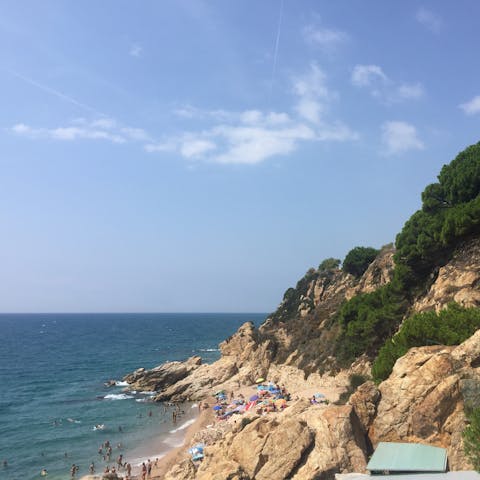 Stay in gorgeous, unspoilt Sant Pol de Mar, a four minute walk from the beach