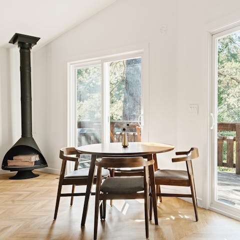 Light the fire and enjoy magical evenings around the table