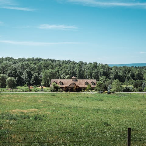 Go off-grid in rural Upstate New York – fifty minutes north-west of Poughkeepsie