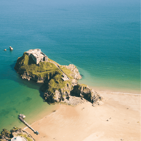 Discover Tenby's castle, sandy beaches and buzzy restaurants and shops – just a twenty-minute walk away