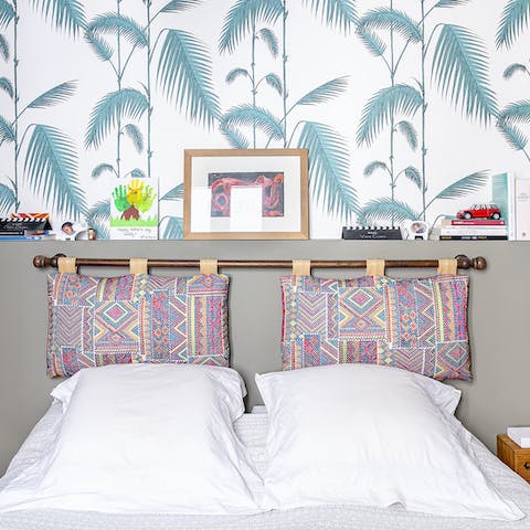 Wake up in the stylish main bedroom feeling rested and ready for another day of Madrid sightseeing