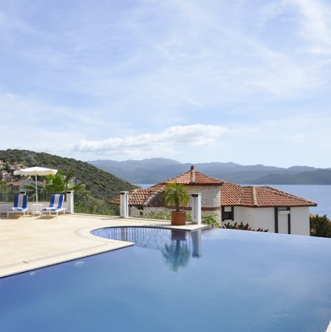 The pool offers beautiful views over the coastline