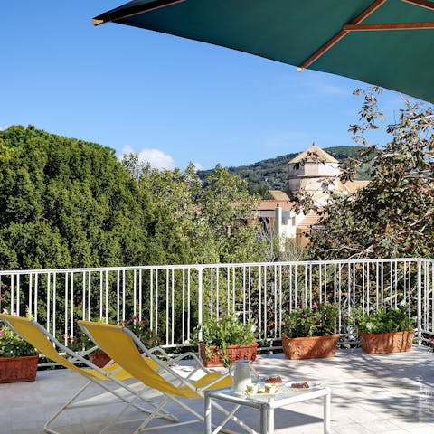 Fire up your rooftop wood pizza oven & enjoy a memorable evening with loved ones