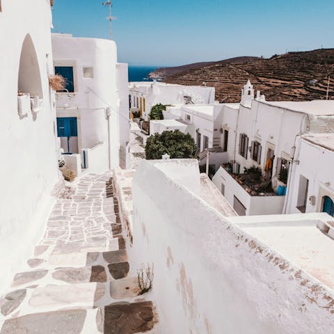 Drive to the whitewashed main town, Apollonia, in less than ten minutes