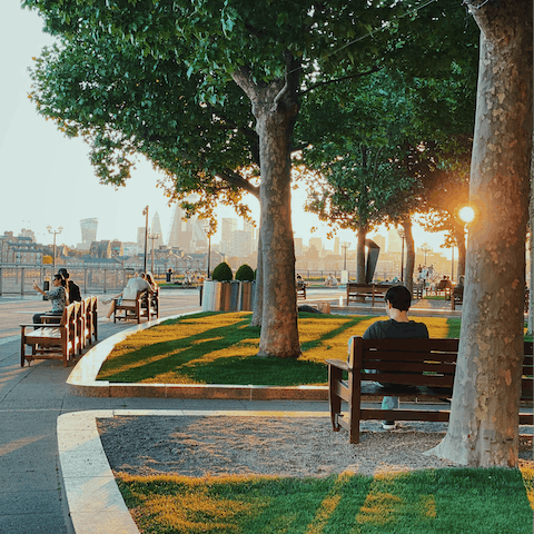 Strike the perfect work-life balance in waterside Canary Wharf
