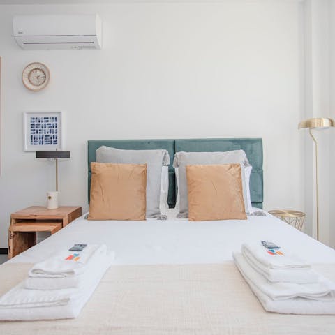 Wake up in the comfortable bed feeling rested and ready for another day of Porto sightseeing