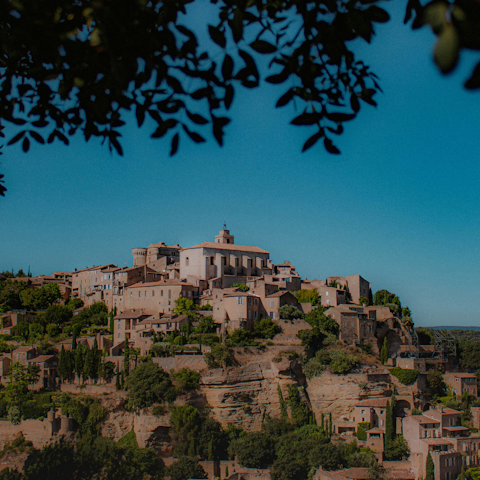 Explore the villages of Luberon – Ménerbes is a short drive away
