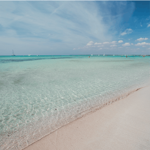 Visit the stunning sandy beaches of Palma, with Cala Major a short drive away