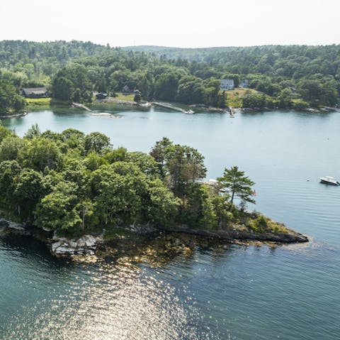 Stay on the tranquil Boothbay Peninsula