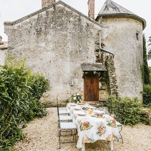 Various options for al fresco dining in the shadows of the castle walls