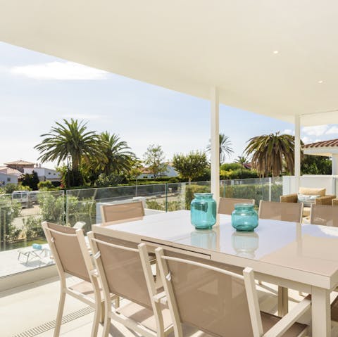 Have an al fresco breakfast