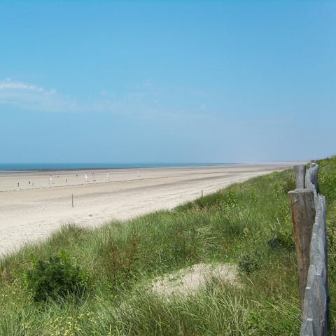 Stay right by the beach in Bretteville sur Ay