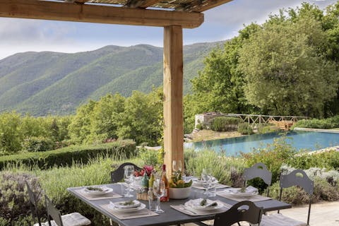 Dine alfresco under the shade of the pergola