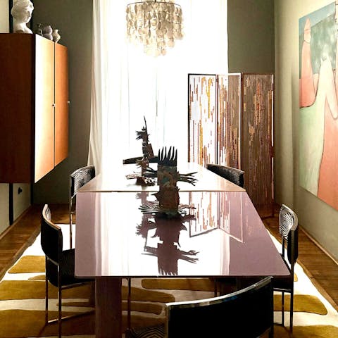 Enjoy laidback evening meals from the comfort of home