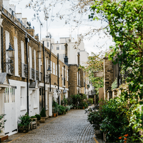 Head into neighbouring Kensington for a morning stroll