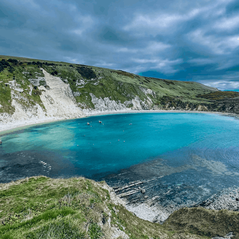 Stay just a twenty-minute drive from beautiful Lulworth Cove