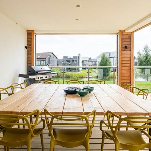 Enjoy barbecues together on the terrace