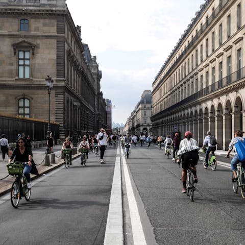 Stroll Rue de Rivoli for shopping and culture