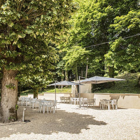 Utilise the service of a private chef to whip up a feast to be served alfresco