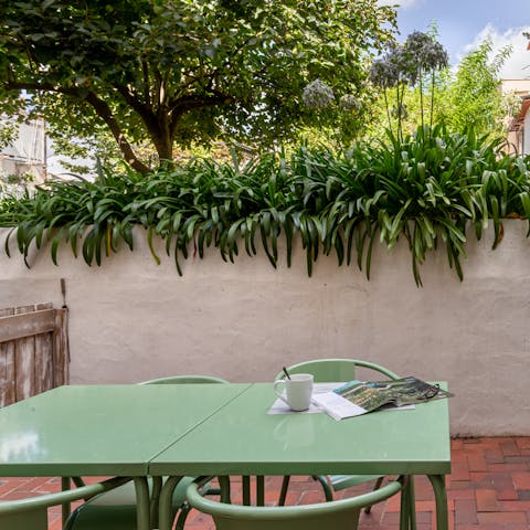 Treat fellow guests to an alfresco feast out on the private terrace