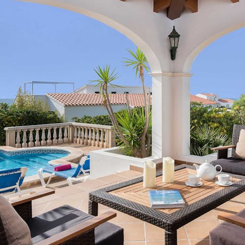 Share alfresco meals and sunset drinks out on the terrace