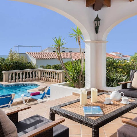 Share alfresco meals and sunset drinks out on the terrace