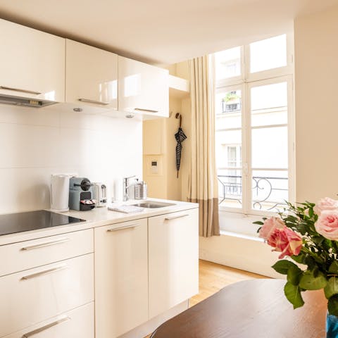 Rustle up dinner in the minimalist open plan kitchen