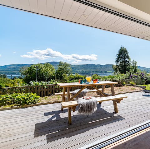 Soak up the magnificent sea views from the deck – sundowners optional