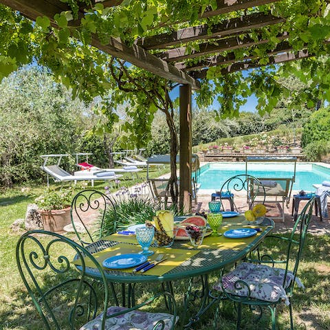 Enjoy cocktails in the garden