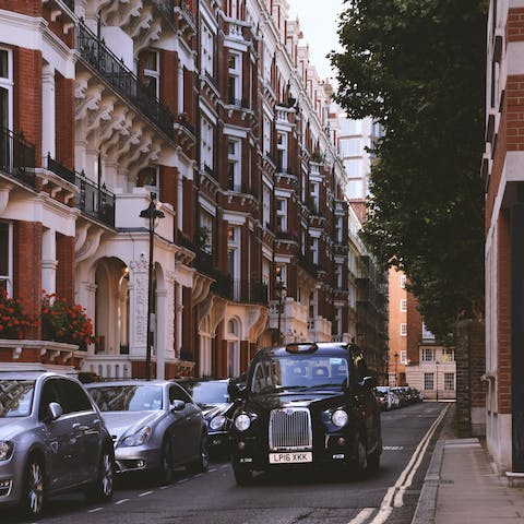 Explore London from a tranquil location near Ravenscourt Park