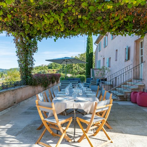 Pick up fresh local produce and gather for meals on the terrace