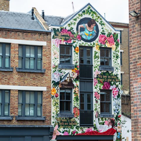 Stay in the heart of London's vibrant Shoreditch district