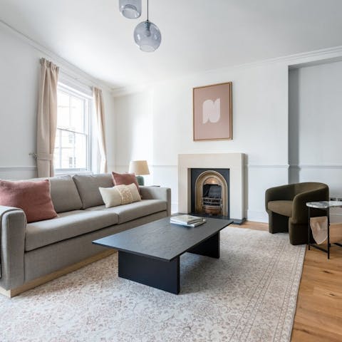 Relax in the pastel-coloured living room