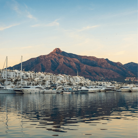 Stay half an hour from from Marbella's beaches and bars
