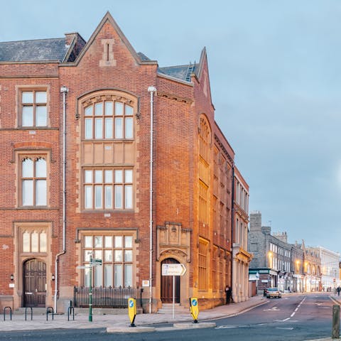 Be right in the heart of things at this town centre location