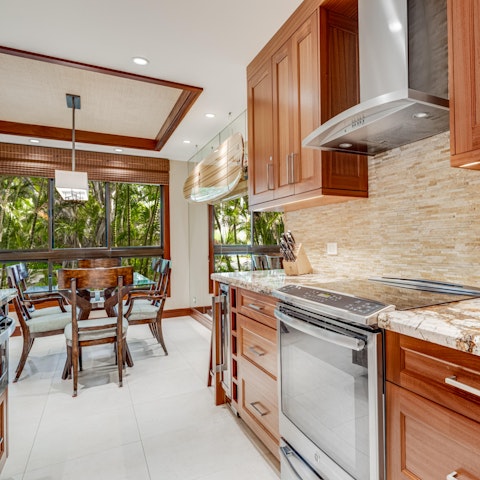 Cook your favourite dishes in the well-equipped kitchen