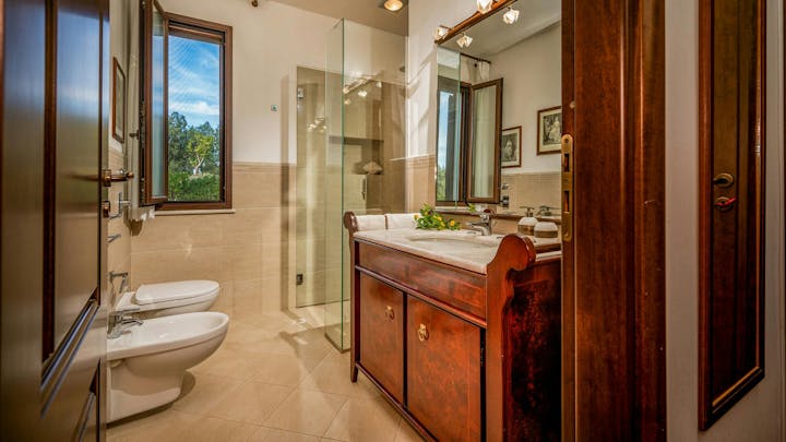 Bathroom photo